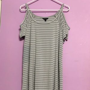 Flowy oversized stripes dress